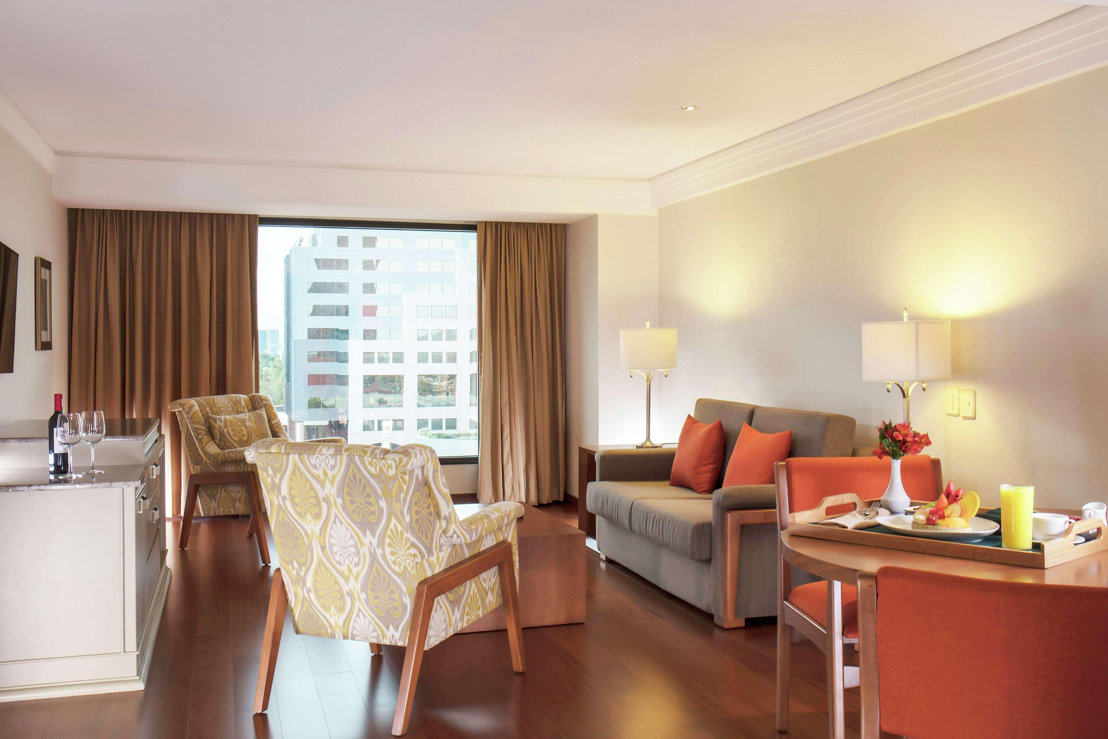 Barcelo Guadalajara Hotel Екстериор снимка Suite at the hotel