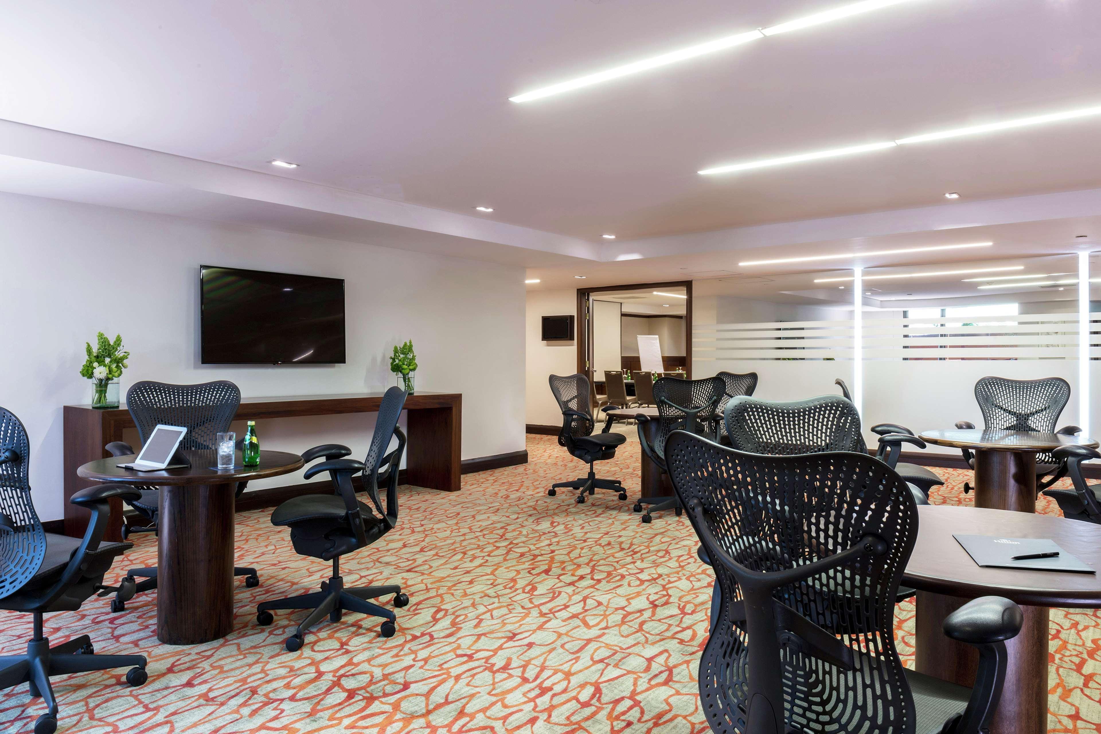 Barcelo Guadalajara Hotel Екстериор снимка Business Center