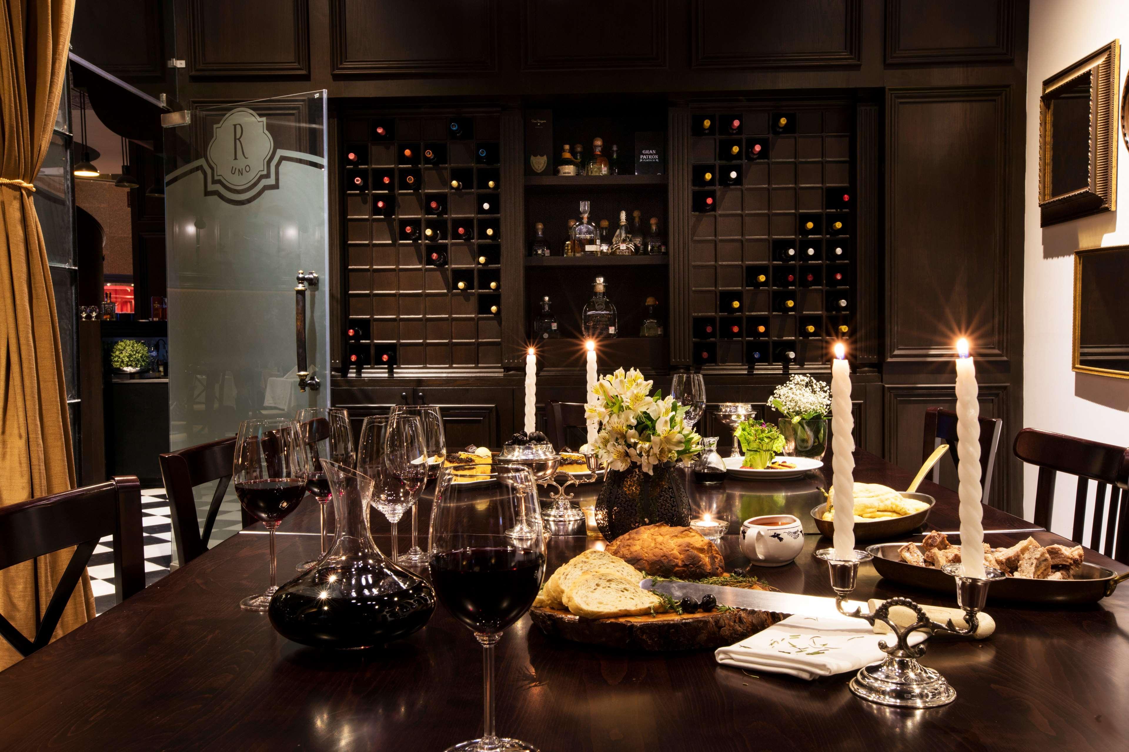 Barcelo Guadalajara Hotel Екстериор снимка Wine tasting at the Wine Experience Center