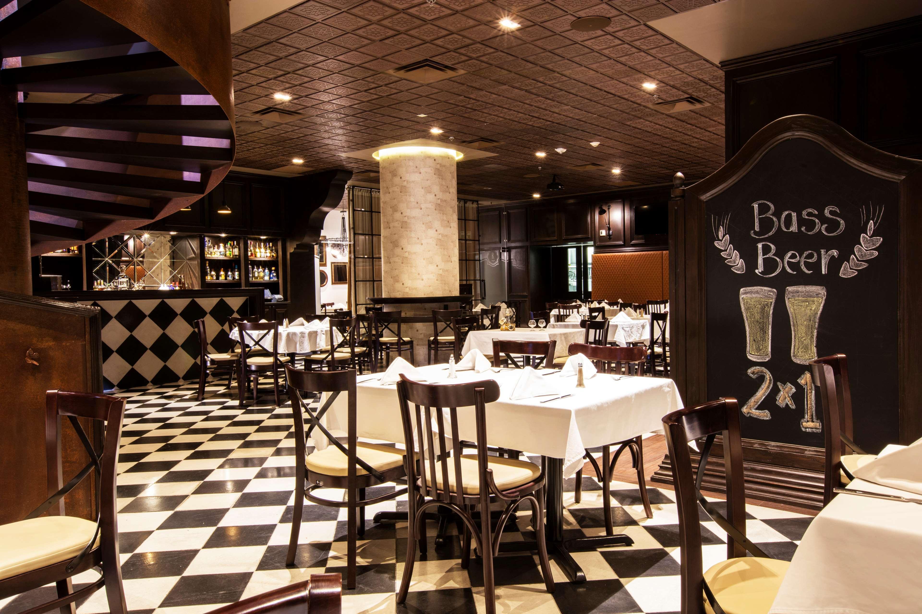 Barcelo Guadalajara Hotel Екстериор снимка Brasserie restaurant