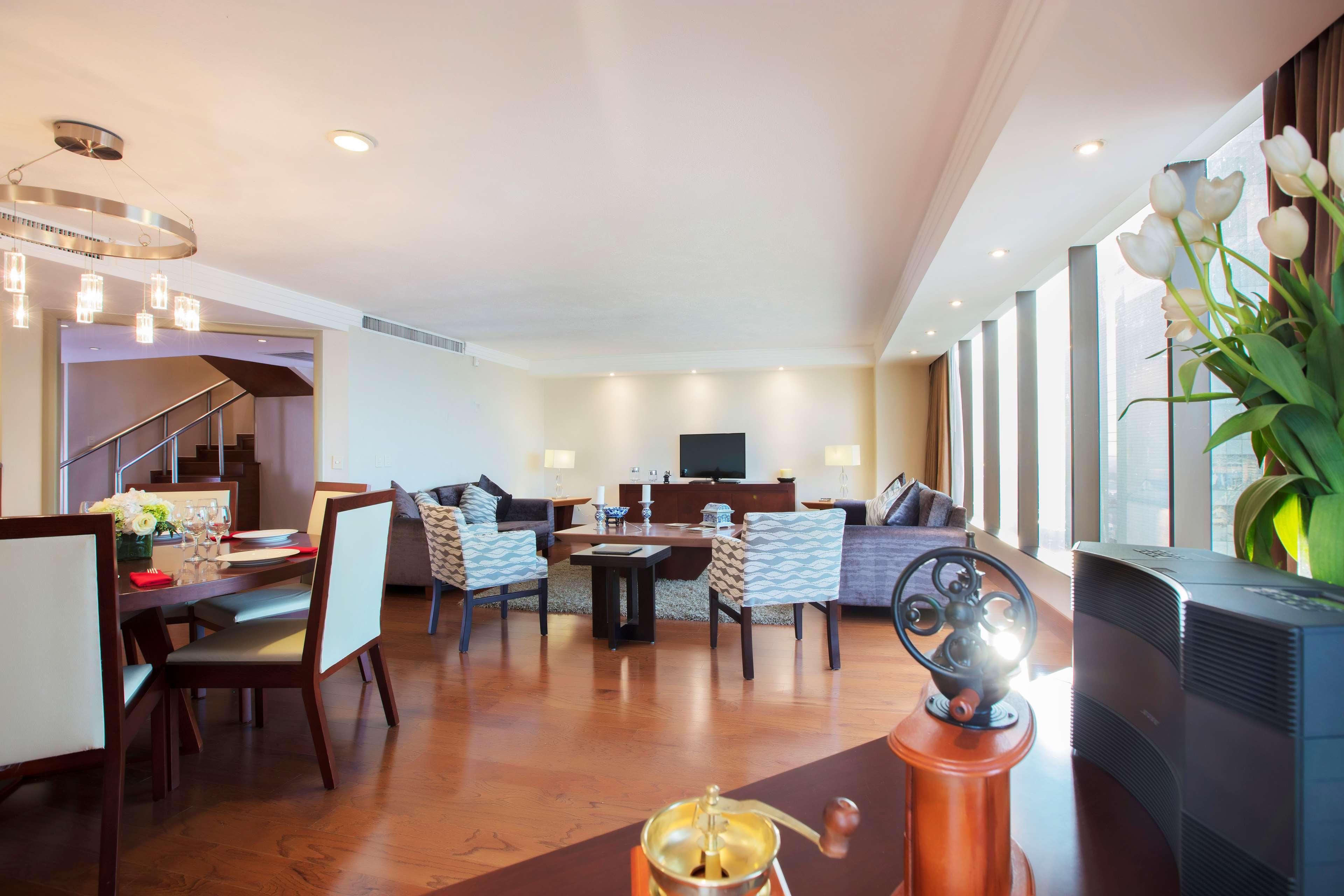 Barcelo Guadalajara Hotel Екстериор снимка A suite at the hotel