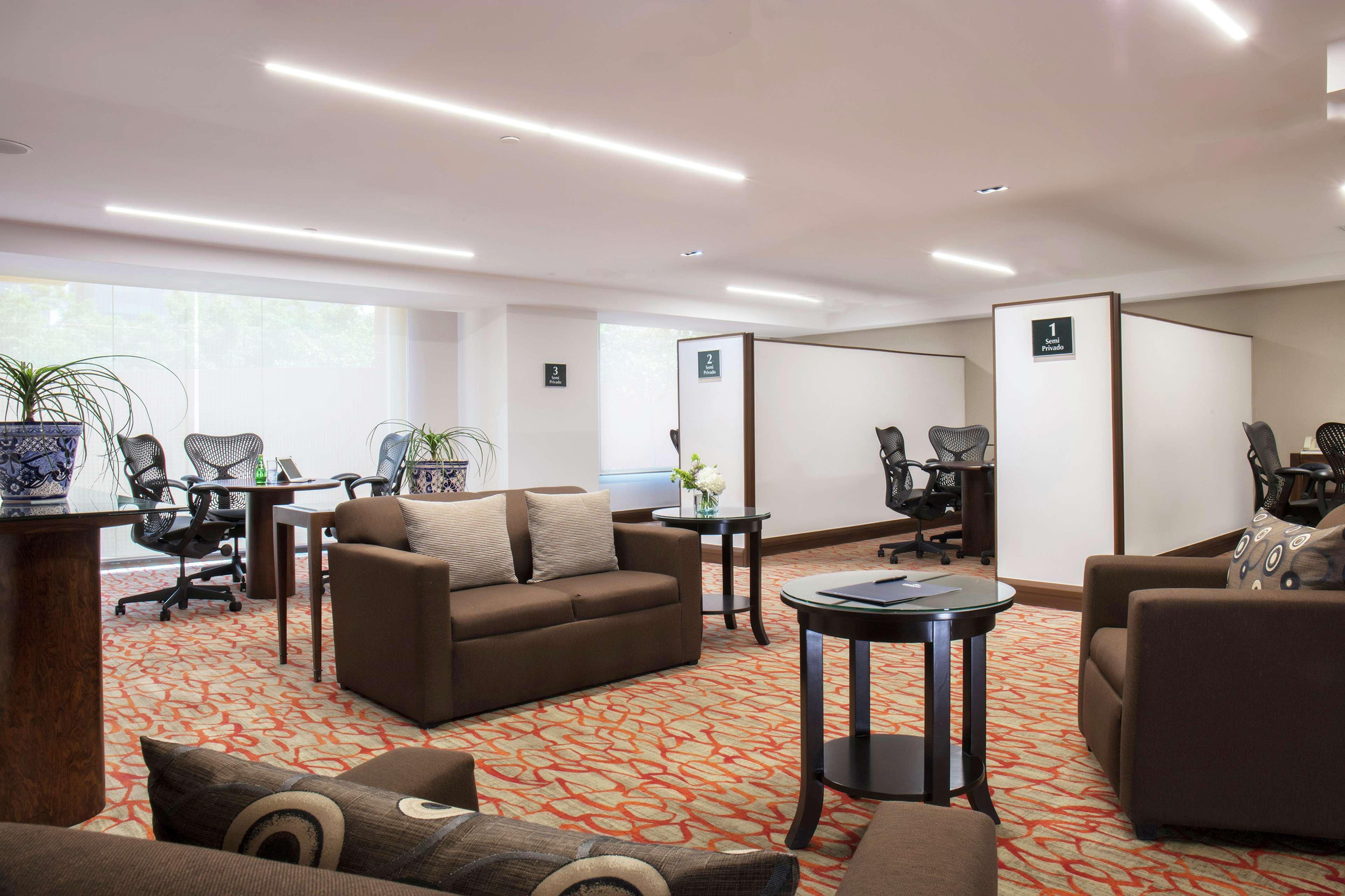 Barcelo Guadalajara Hotel Екстериор снимка Business Center