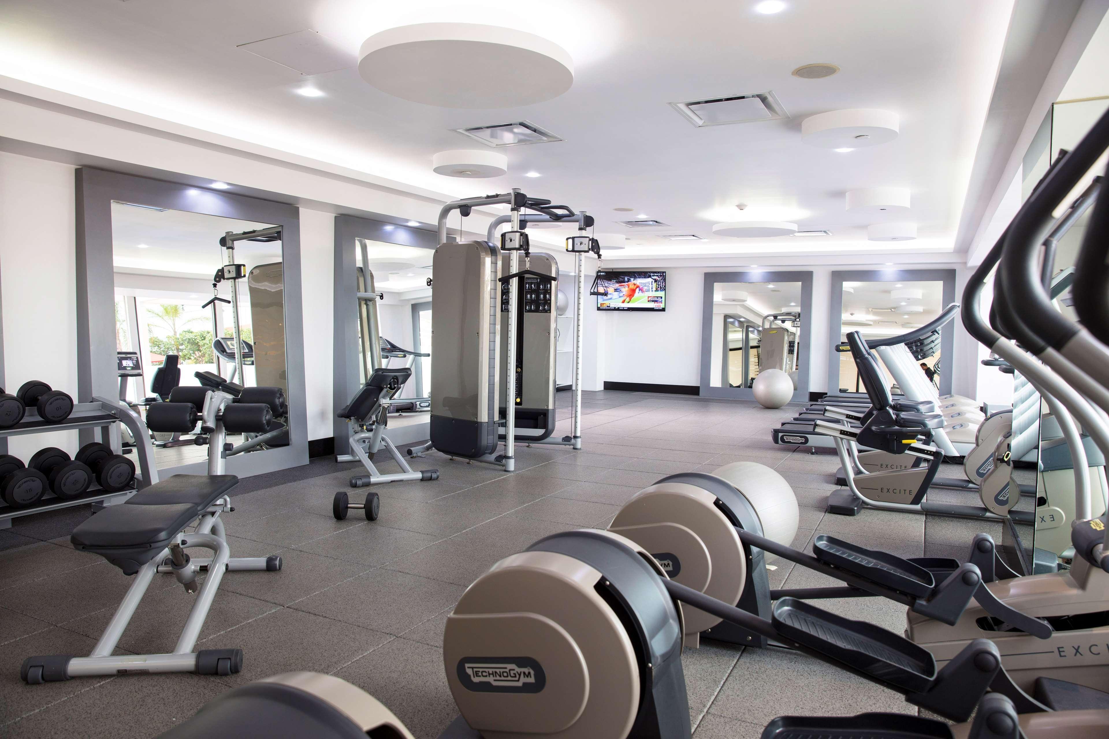 Barcelo Guadalajara Hotel Екстериор снимка The gym at the hotel