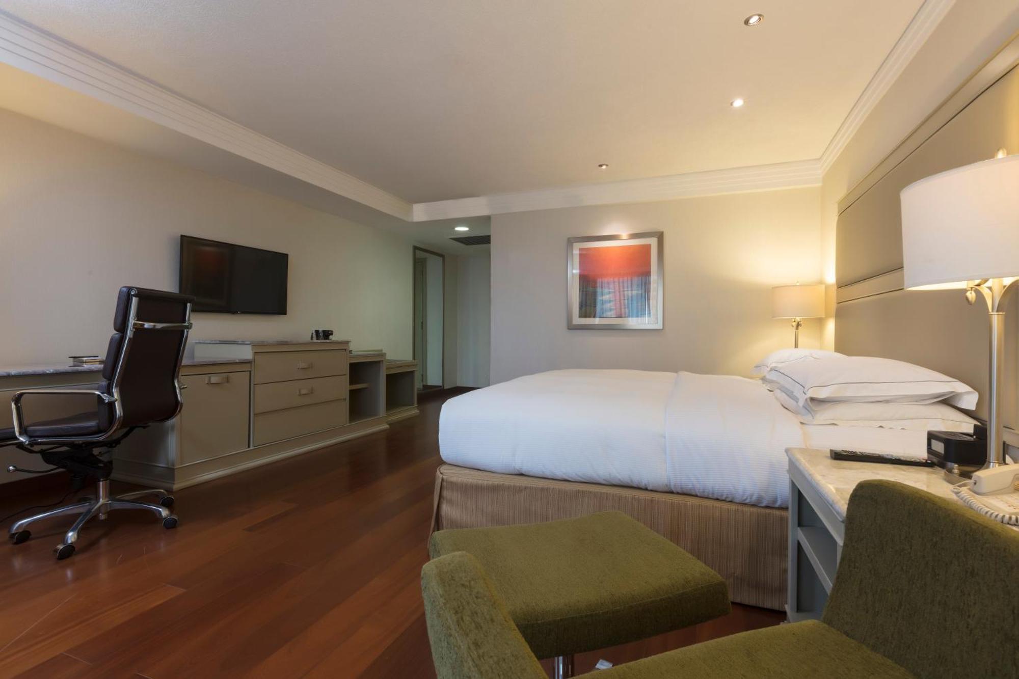 Barcelo Guadalajara Hotel Екстериор снимка A room at the hotel